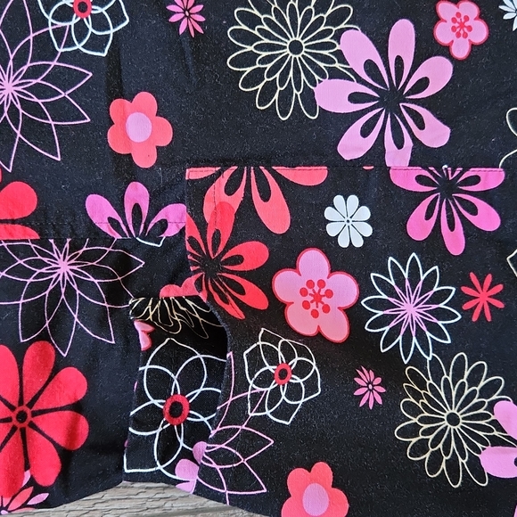 Floral scrub top, sz xs - Picture 4 of 8